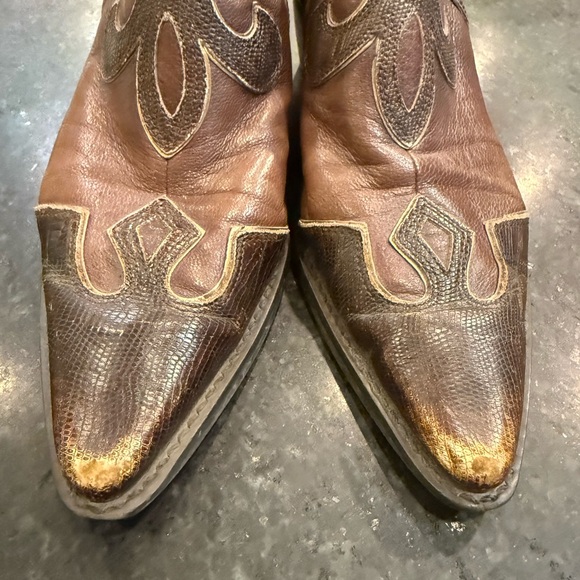 Franco Sarto Brown Leather Ankle Booties w/Intricate Stitching - Women Size 7.5 - Picture 3 of 9